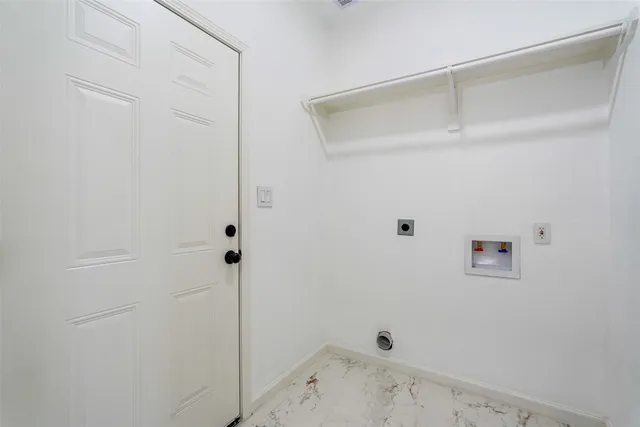 $290,000 | 408 County Road 3414, Cleveland, TX 77327