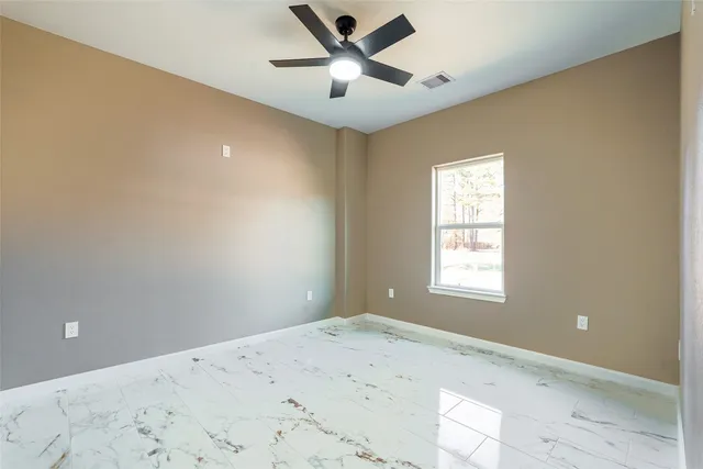 $290,000 | 408 County Road 3414, Cleveland, TX 77327