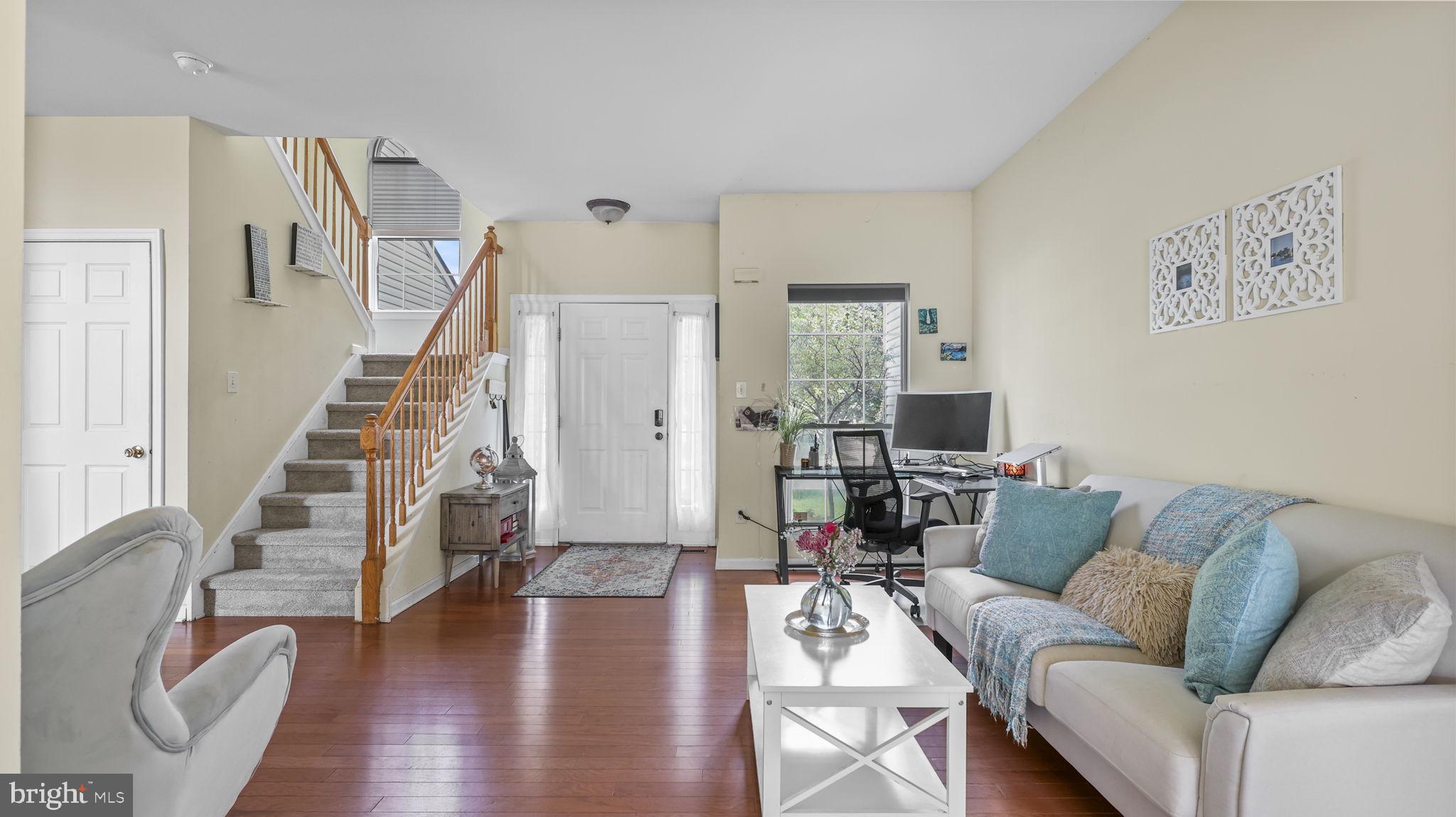 40 Windingbrook Road Bordentown, NJ 08505 - Photo 11 of 51 Living Room