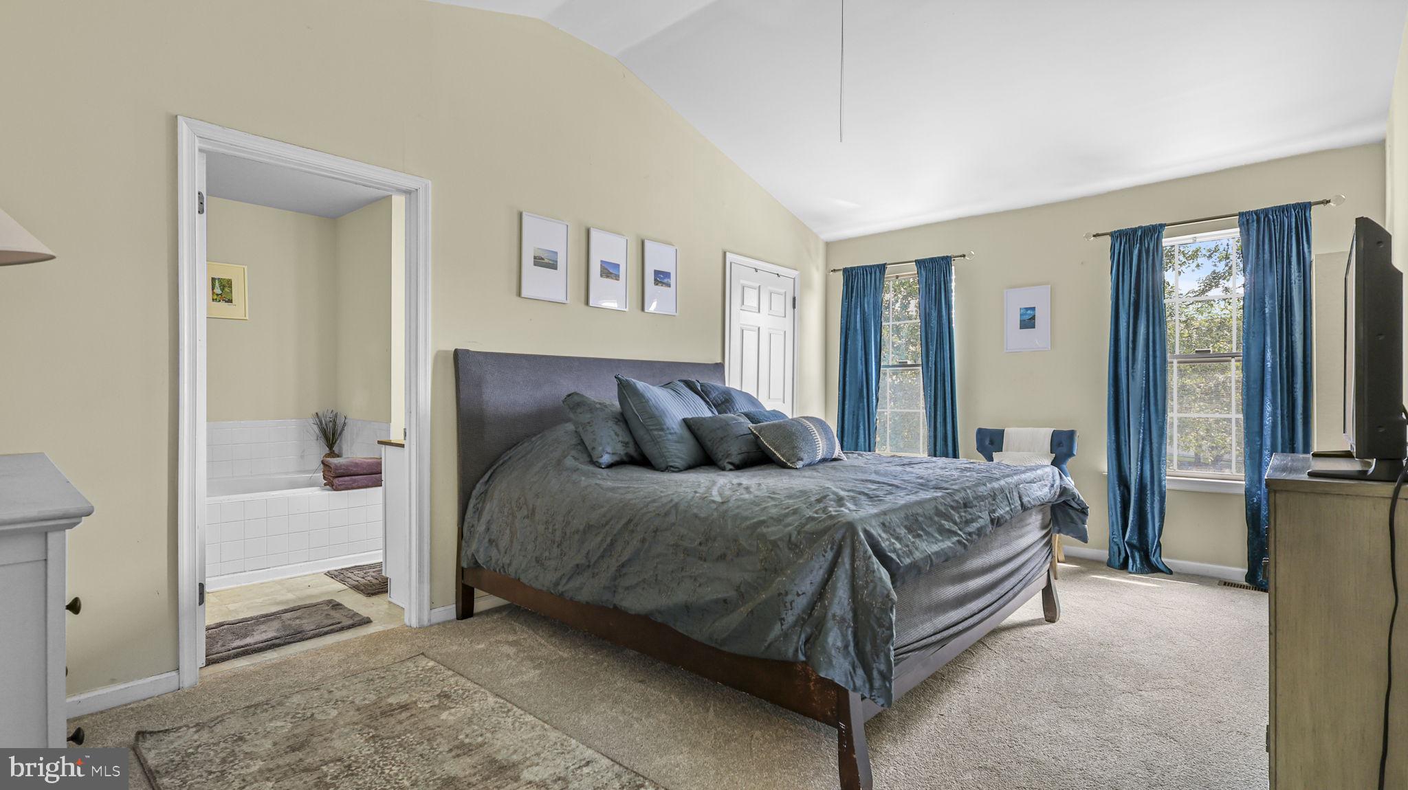 40 Windingbrook Road Bordentown, NJ 08505 - Photo 25 of 51 Primary bedroom