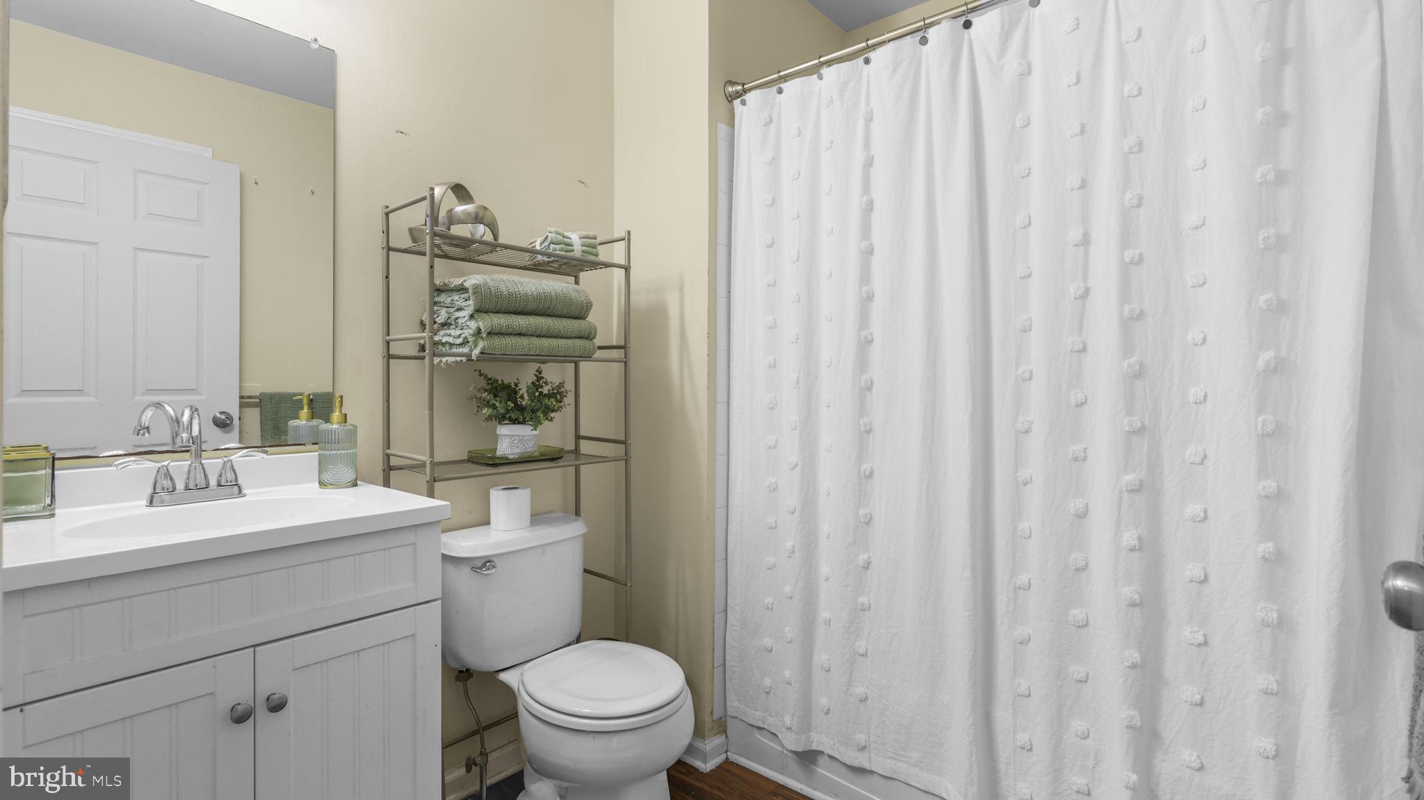 40 Windingbrook Road Bordentown, NJ 08505 - Photo 34 of 51 2nd Floor full bath