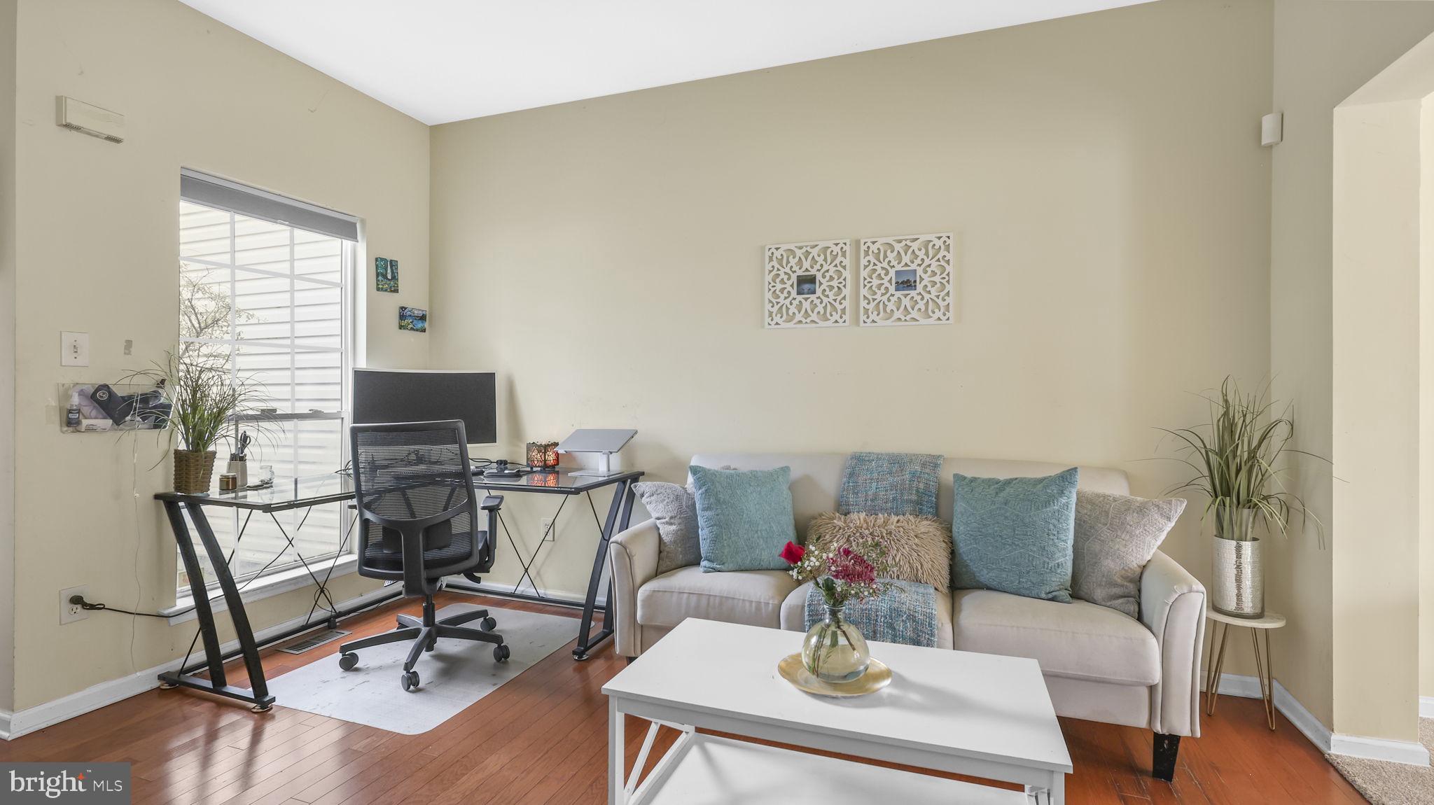 40 Windingbrook Road Bordentown, NJ 08505 - Photo 8 of 51 Living Room