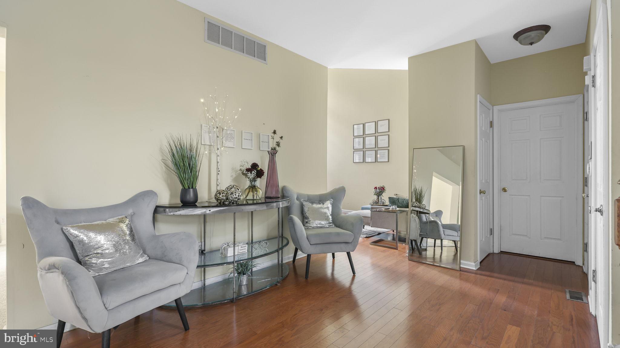 40 Windingbrook Road Bordentown, NJ 08505 - Photo 10 of 51 Living Room