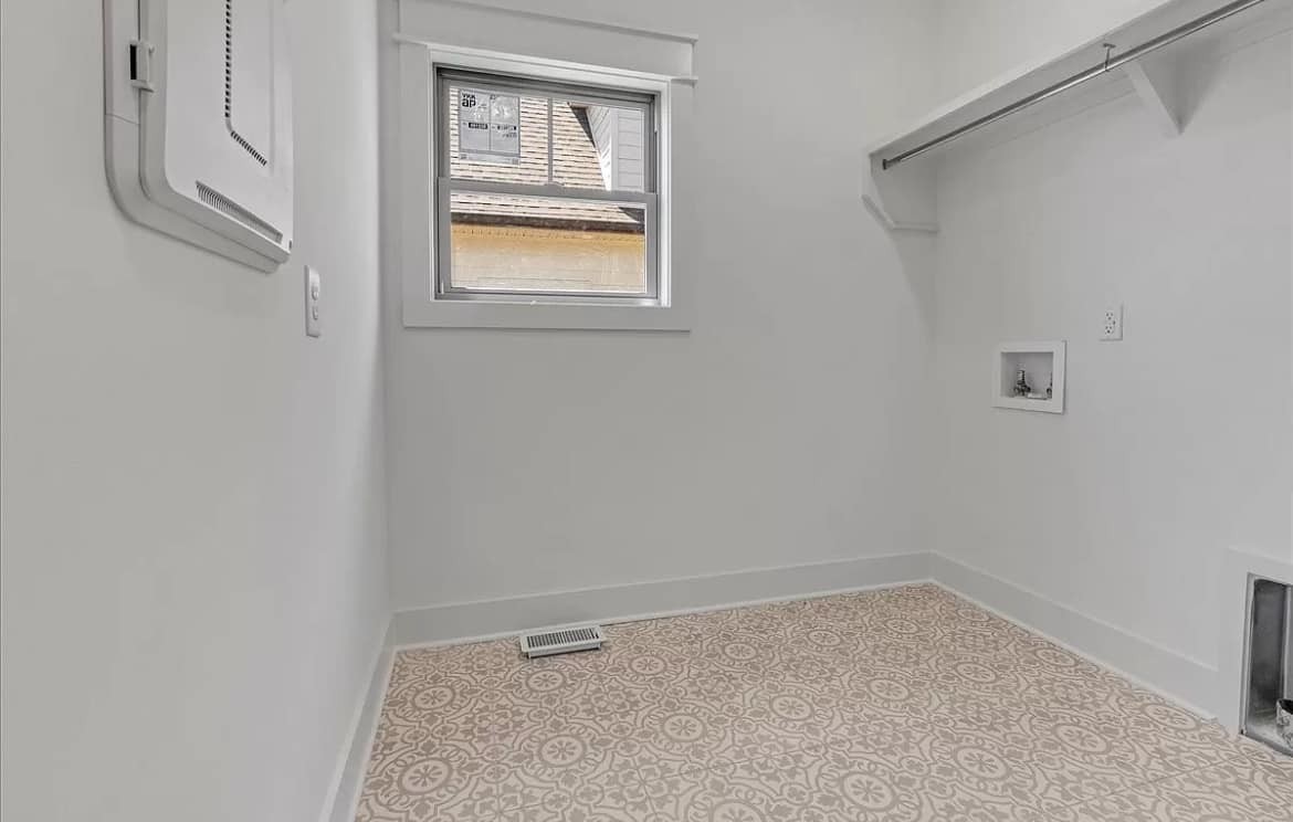 3023 Barretts Ridge Drive Murfreesboro, TN 37130 - Photo 23 of 33 a room that has a window in it