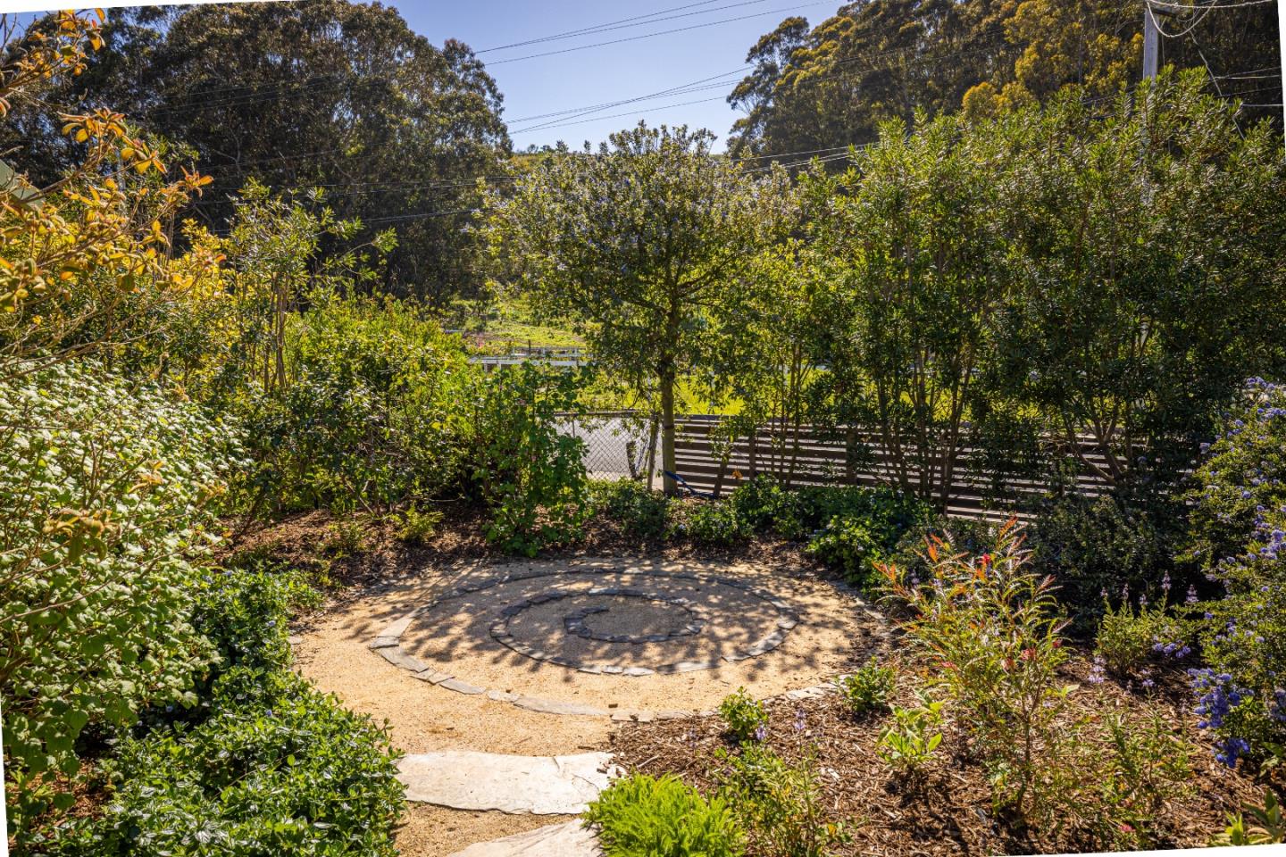 1409 Peralta Road Pacifica, CA 94044 - Photo 5 of 26 Gallery Image 5
