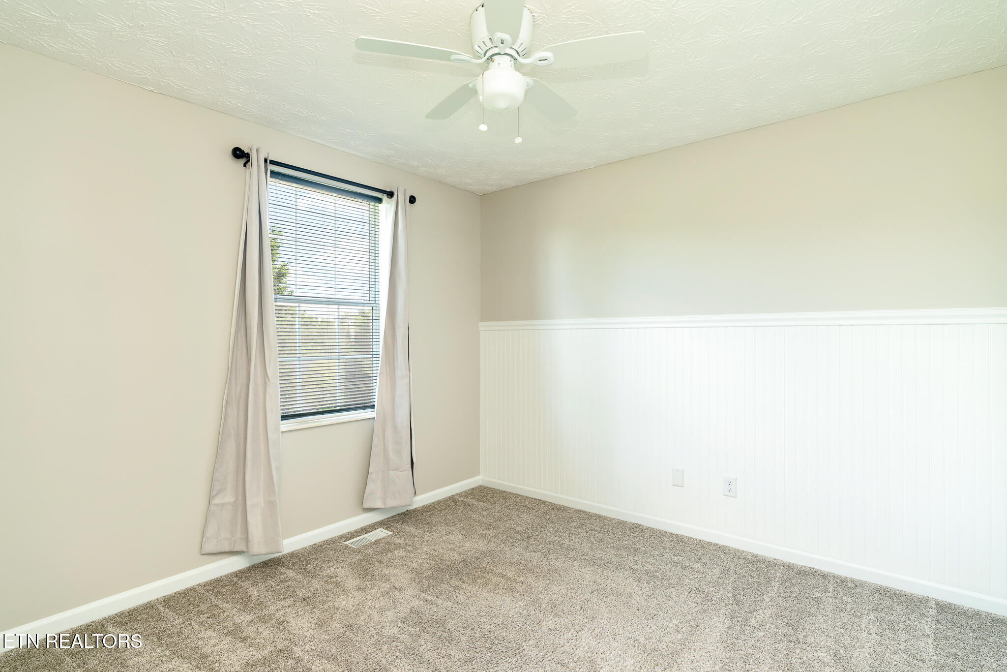 2320 Crestpark Road Knoxville, TN 37912 - Photo 18 of 25 Photo Jul 11 2023, 12 06 26 PM