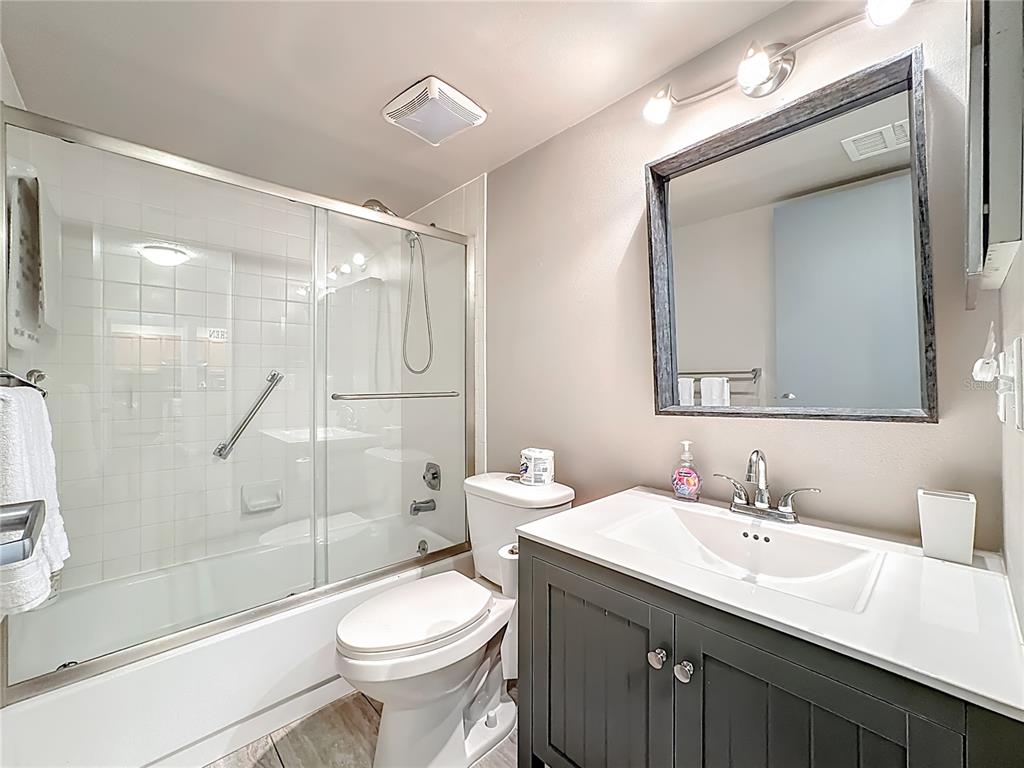 1707 Pelican Cove Road, Unit GL351 Sarasota, FL 34231 - Photo 21 of 79