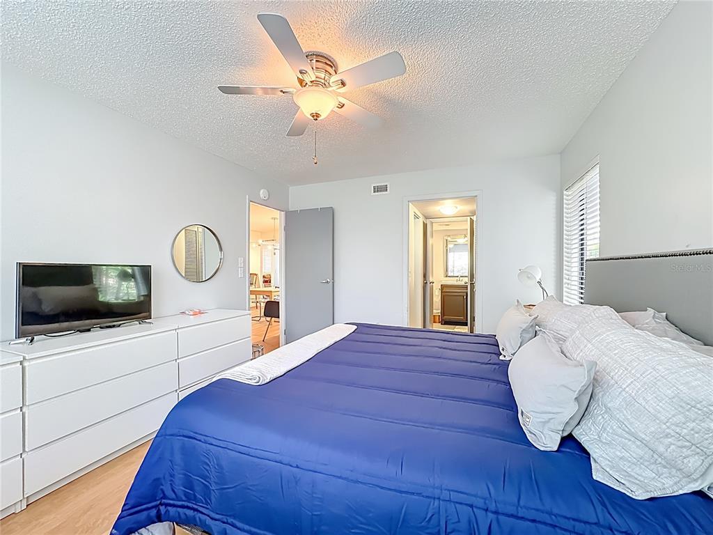 1707 Pelican Cove Road, Unit GL351 Sarasota, FL 34231 - Photo 24 of 79