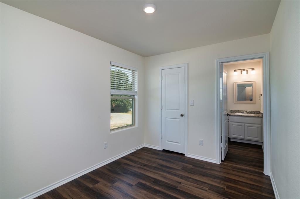 201 South May Street, Unit 2 Whitewright, TX 75491 - Photo 16 of 21