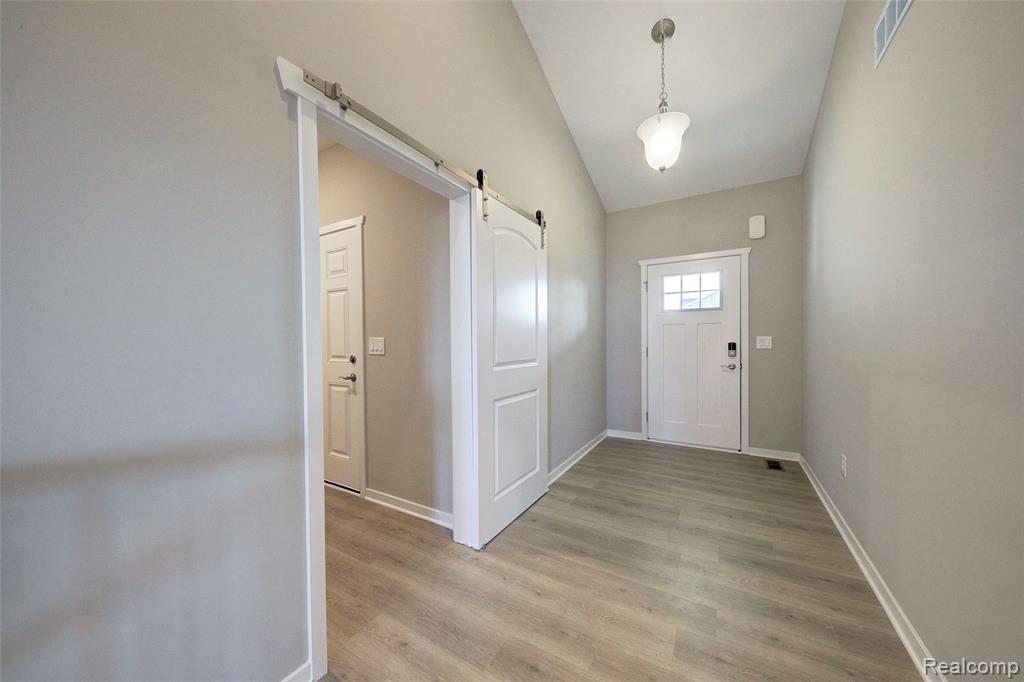 2014 Shale Drive Howell, MI 48843 - Photo 4 of 36