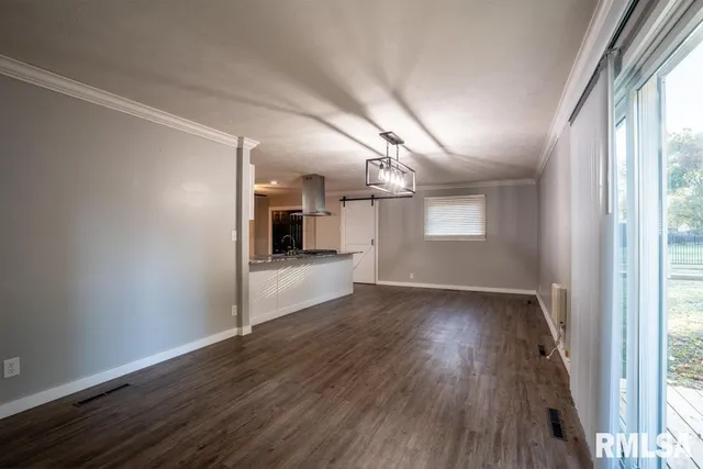 $210,000 | 1104 East Poplar Street, Herrin, IL 62948