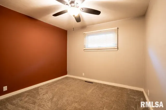 $210,000 | 1104 East Poplar Street, Herrin, IL 62948