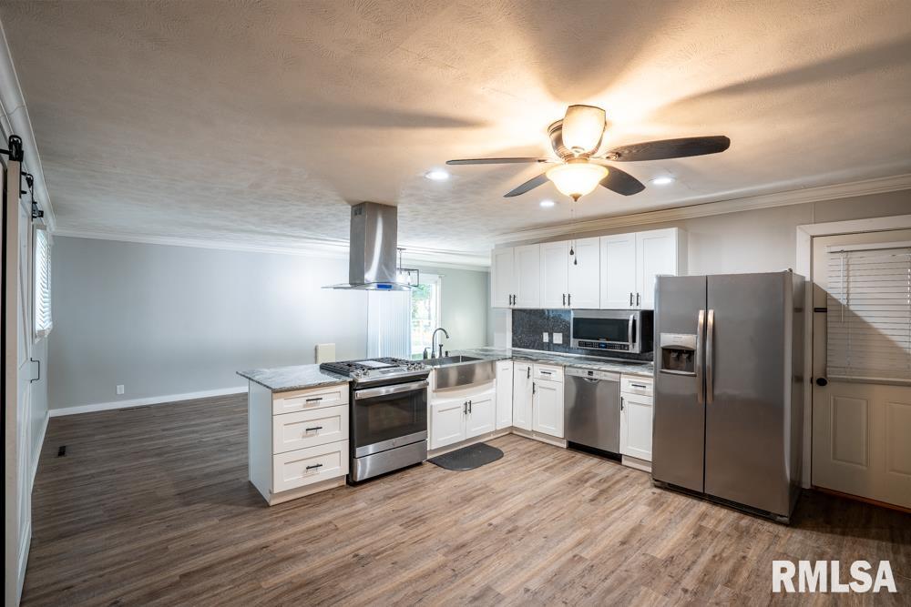 1104 East Poplar Street Herrin, IL 62948 - Photo 4 of 29