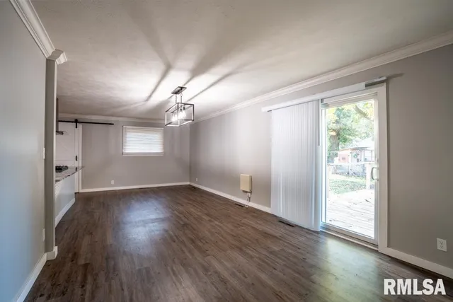 $210,000 | 1104 East Poplar Street, Herrin, IL 62948