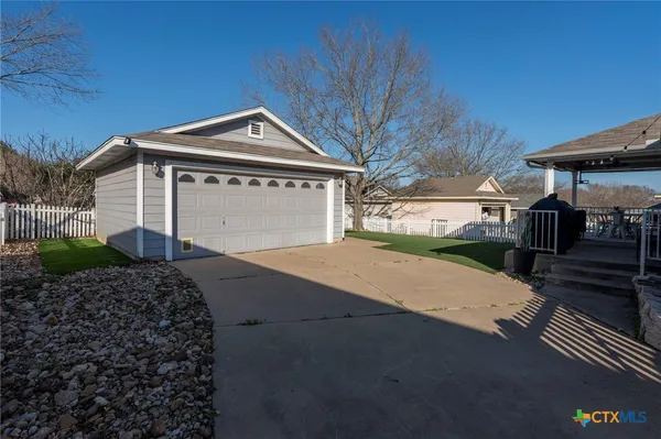 $370,000 | 175 Wetzel, Kyle, TX 78640