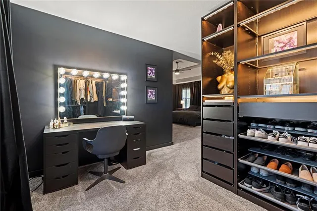 $434,950 | 1121 Southeast Timbercreek Lane, Lee's Summit, MO 64081