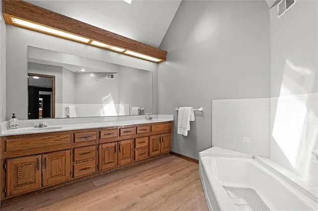 $434,950 | 1121 Southeast Timbercreek Lane, Lee's Summit, MO 64081