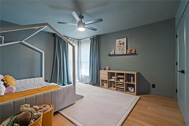 $434,950 | 1121 Southeast Timbercreek Lane, Lee's Summit, MO 64081