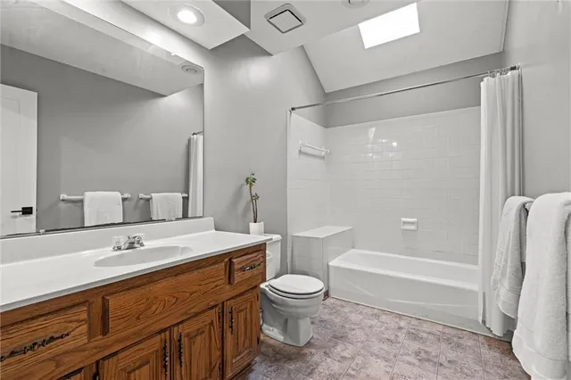 $434,950 | 1121 Southeast Timbercreek Lane, Lee's Summit, MO 64081