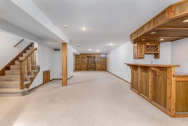 $434,950 | 1121 Southeast Timbercreek Lane, Lee's Summit, MO 64081