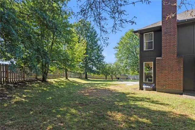 $434,950 | 1121 Southeast Timbercreek Lane, Lee's Summit, MO 64081