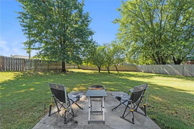 $434,950 | 1121 Southeast Timbercreek Lane, Lee's Summit, MO 64081