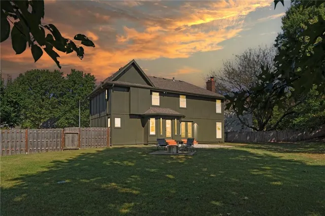 $434,950 | 1121 Southeast Timbercreek Lane, Lee's Summit, MO 64081