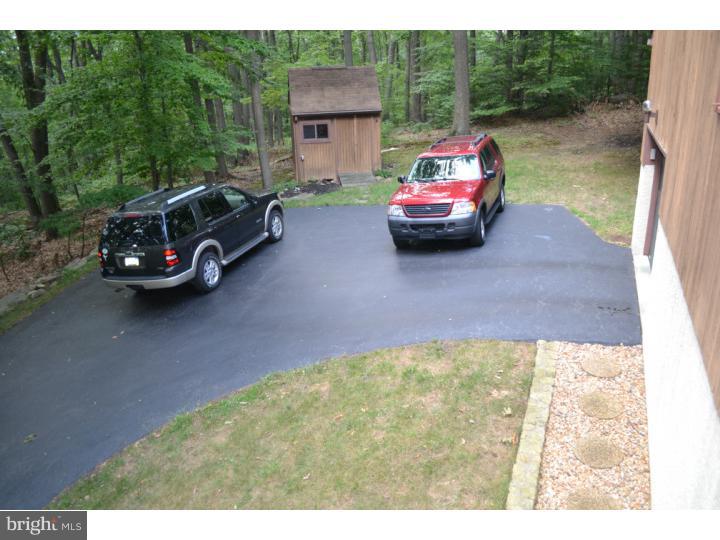 501 County Park Road Pottstown, PA 19465 - Photo 16 of 17 Driveway