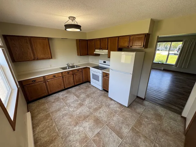 $339,000 | 37597 Lakeview Drive, Warroad, MN 56763