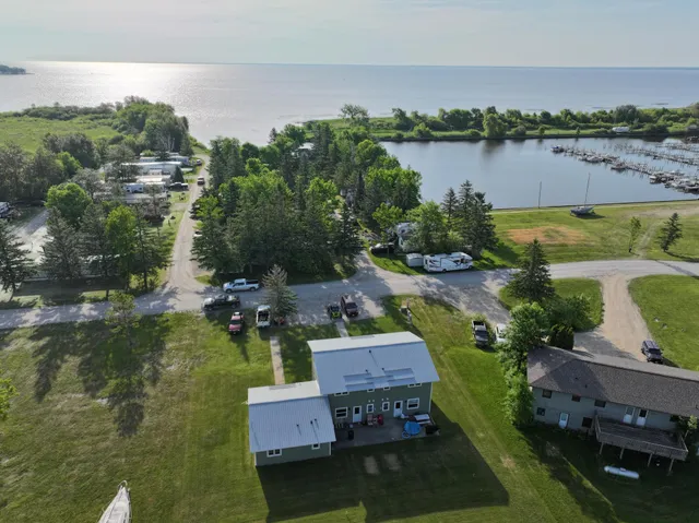 $339,000 | 37597 Lakeview Drive, Warroad, MN 56763