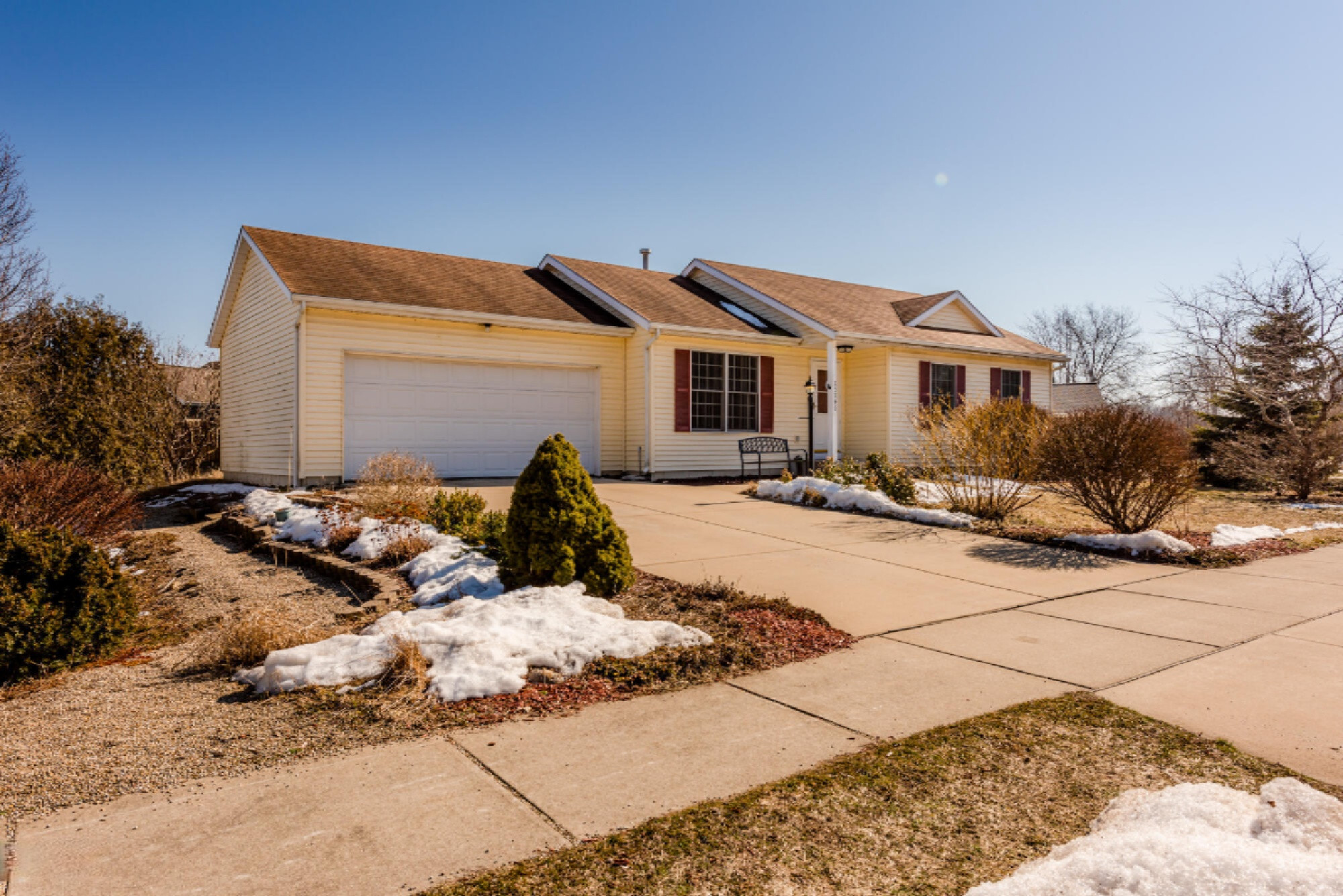 10245 Creekview Road Bridgman, MI 49106 - Photo 2 of 32 Creekview-101