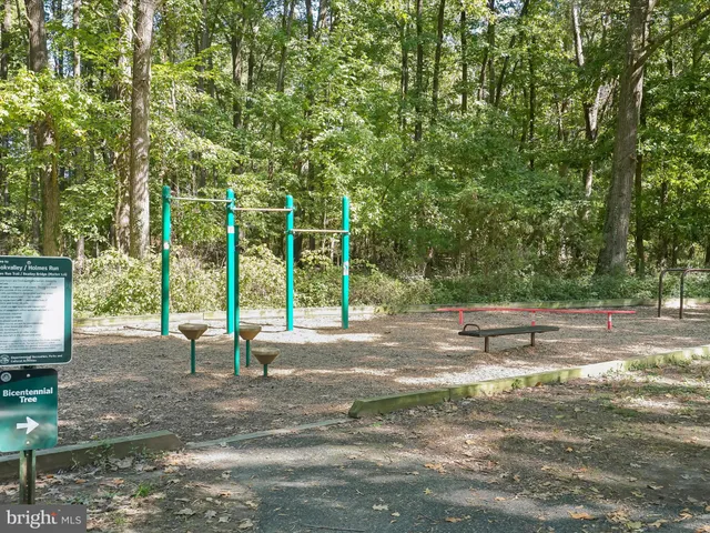 $325,000 | 5300 Holmes Run Parkway, Unit 402, Alexandria, VA 22304