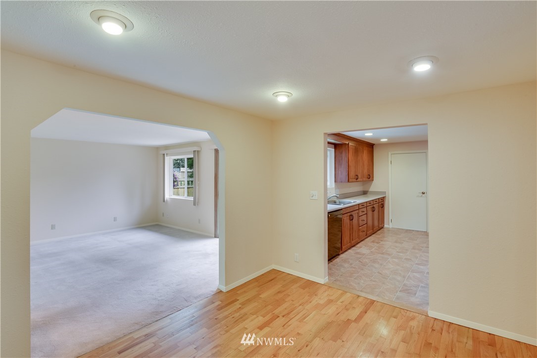 3001 Alaska Road Brier, WA 98036 - Photo 13 of 24