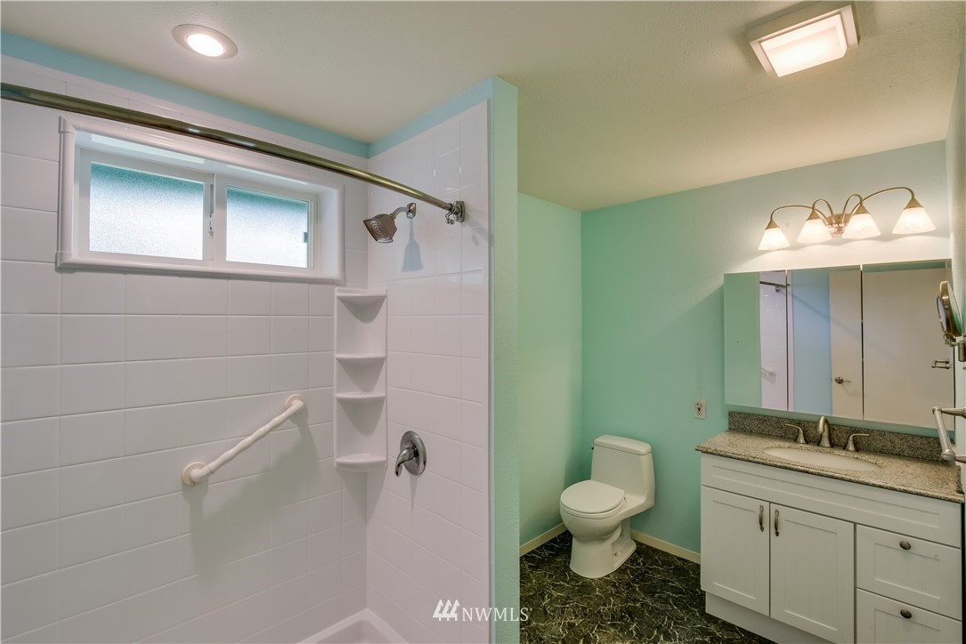 3001 Alaska Road Brier, WA 98036 - Photo 19 of 24