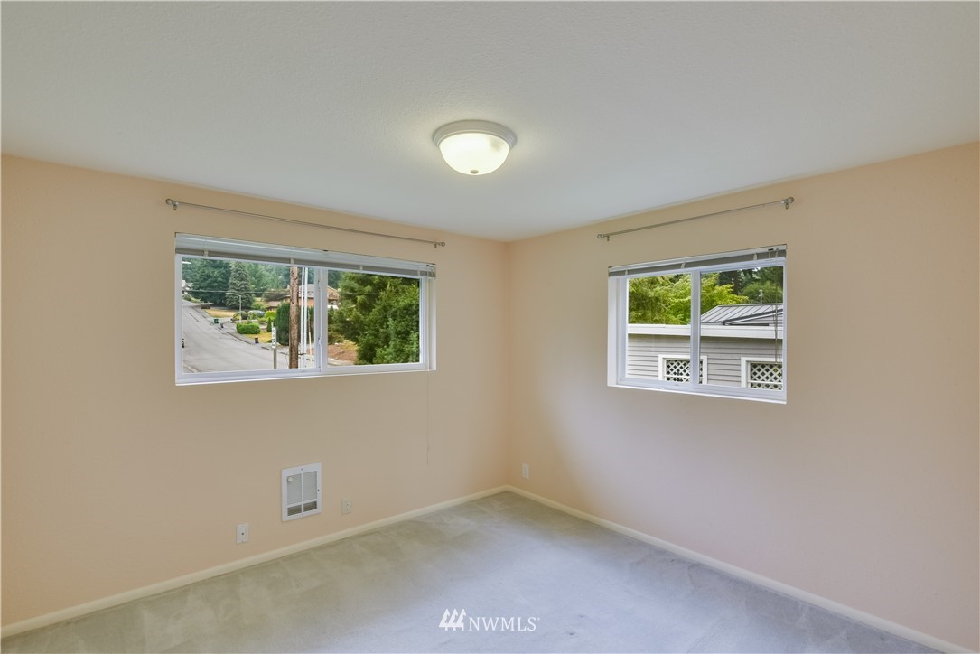 3001 Alaska Road Brier, WA 98036 - Photo 22 of 24
