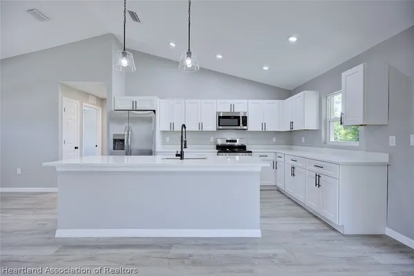 $2,200 | 136 Friendly Circle, Unit 1, Sebring, FL 33876