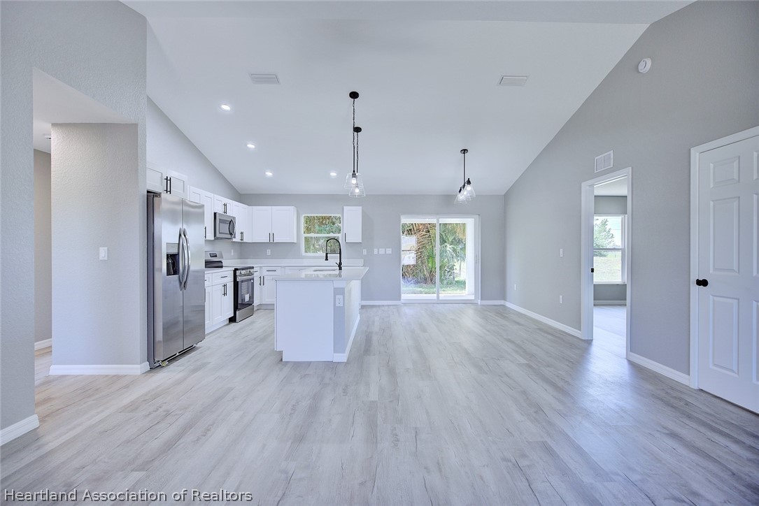 136 Friendly Circle, Unit 1 Sebring, FL 33876 - Photo 8 of 27