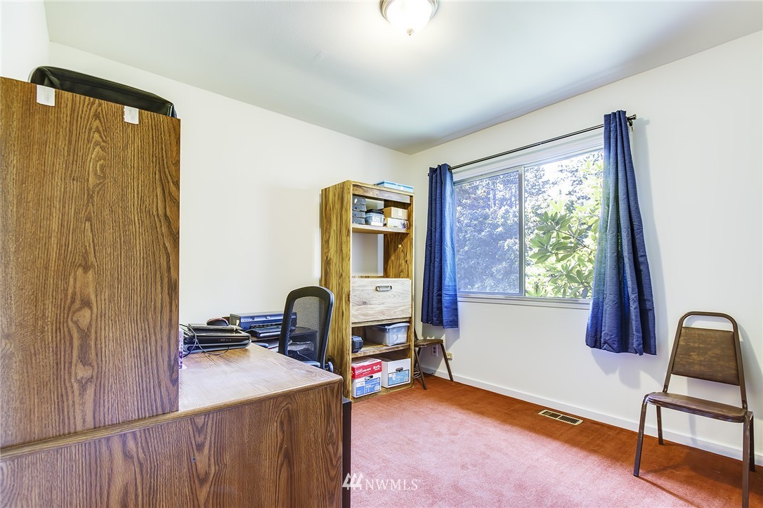 6732 16th Avenue Southwest Seattle, WA 98106 - Photo 11 of 17