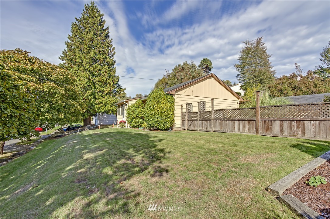 6732 16th Avenue Southwest Seattle, WA 98106 - Photo 16 of 17