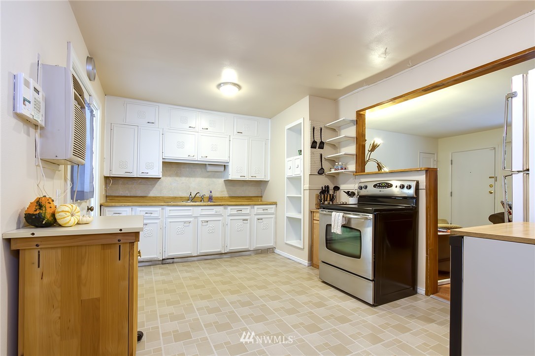 6732 16th Avenue Southwest Seattle, WA 98106 - Photo 6 of 17