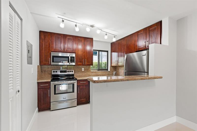 50 Southeast 12th Street, Unit 122 Boca Raton, FL 33432 - Photo 3 of 22 Photo 3
