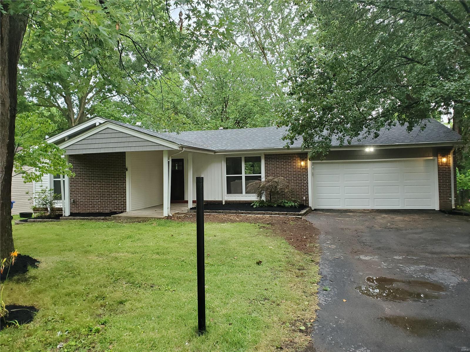 1906 Valley Park Road Fenton, MO 63026 - Photo 1 of 19 Gallery Image 1