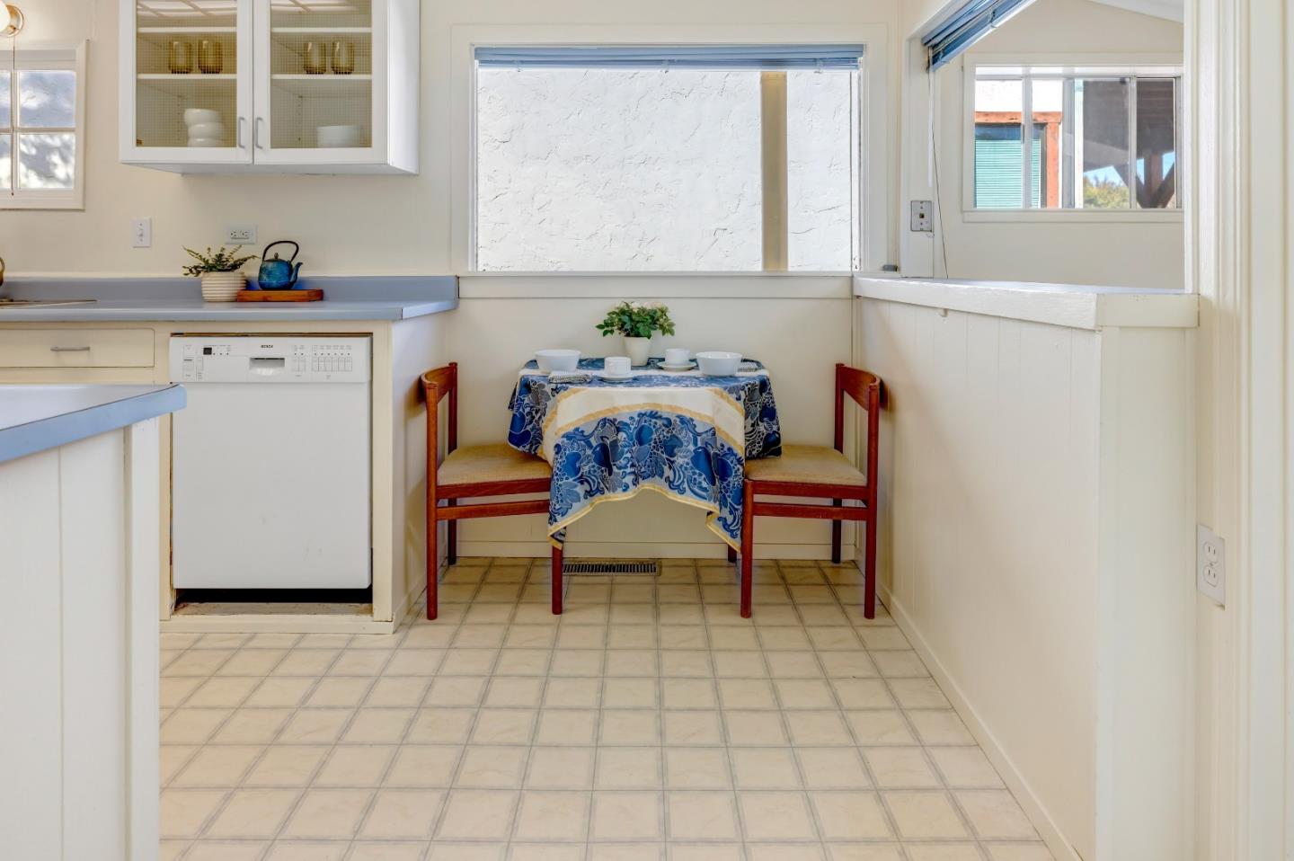 642 Cypress Street Monterey, CA 93940 - Photo 11 of 32