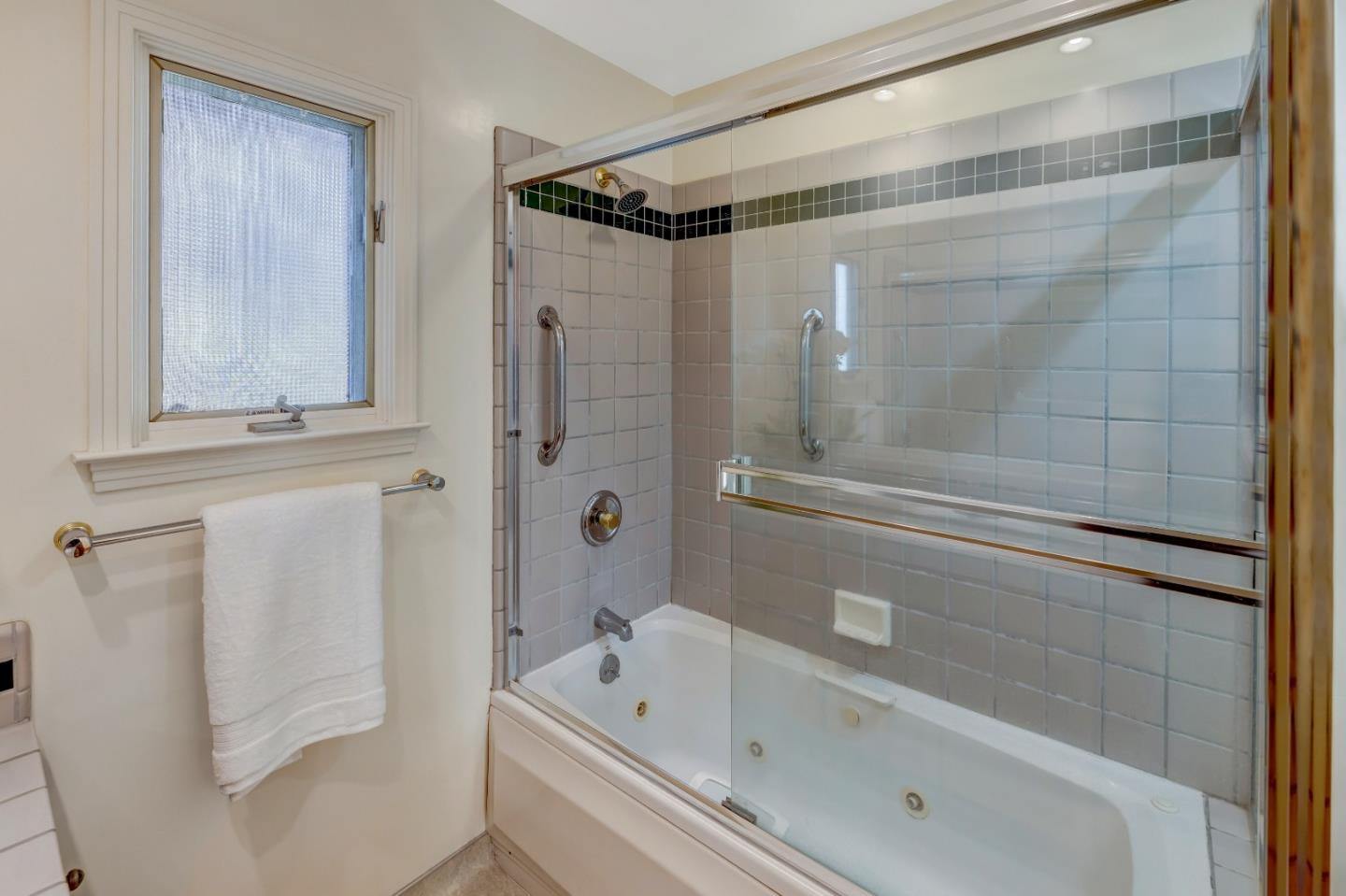 642 Cypress Street Monterey, CA 93940 - Photo 16 of 32