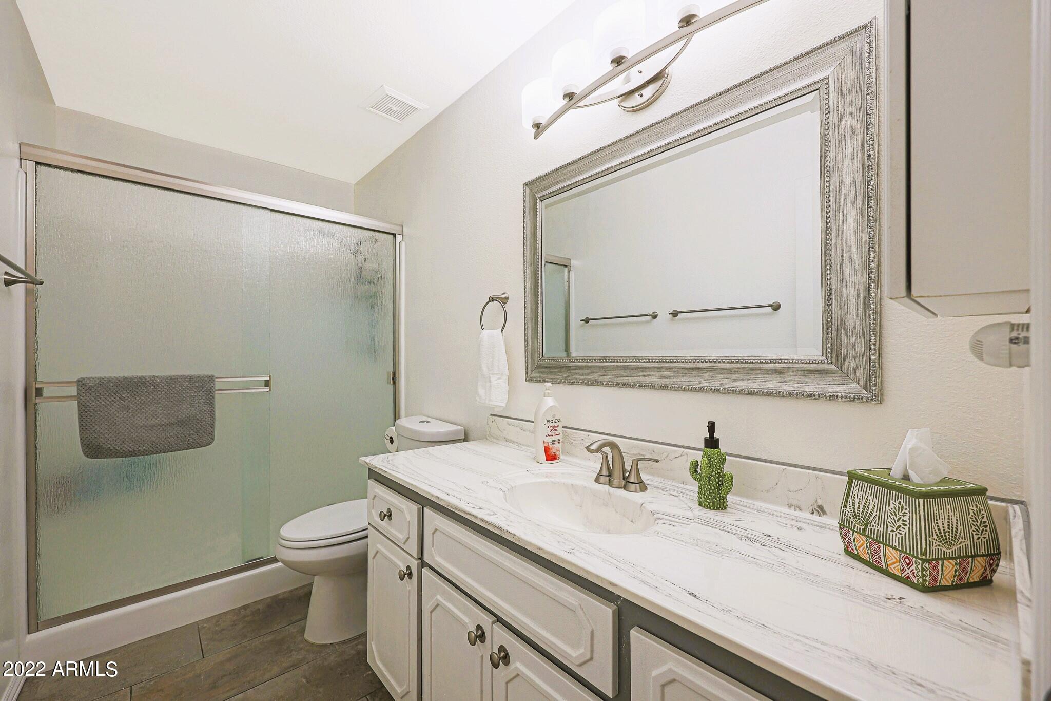 3048 West Hearn Road Phoenix, AZ 85053 - Photo 11 of 18 B (30)