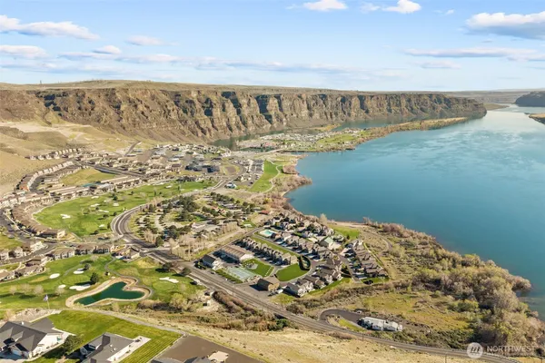 $940,000 | 9464 Yakima Lane Northwest, Quincy, WA 98848