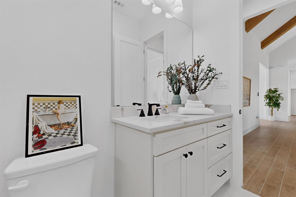 5410 Sunset Road Caddo Mills, TX 75135 - Photo 30 of 40 Hall Bathroom