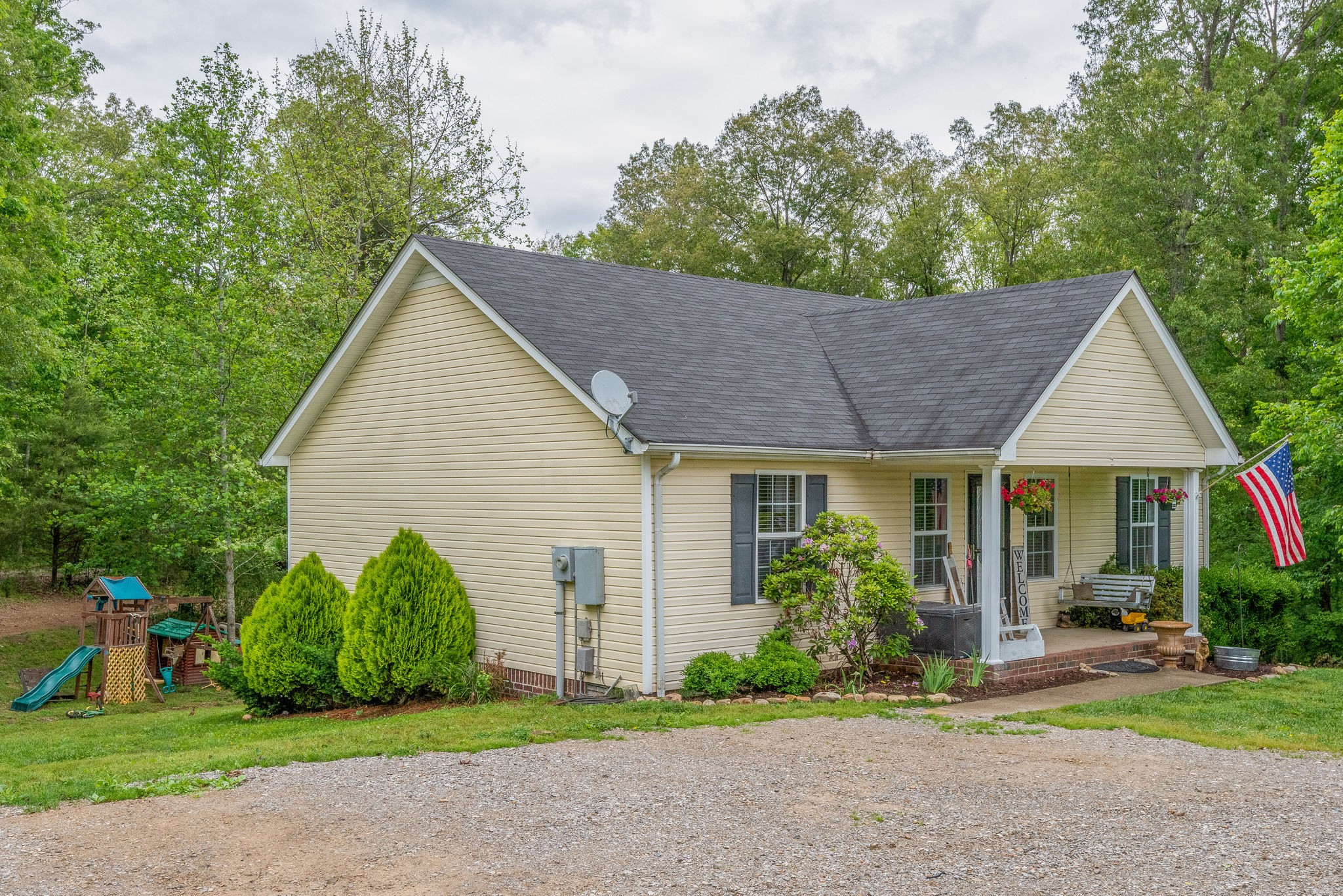 1069 Glendale Road White Bluff, TN 37187 - Photo 2 of 29 Gallery Image 2