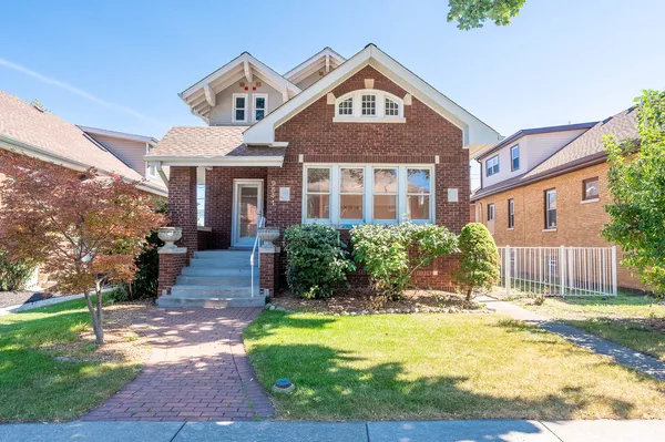 $499,900 | 9841 South Hoyne Avenue, Chicago, IL 60643