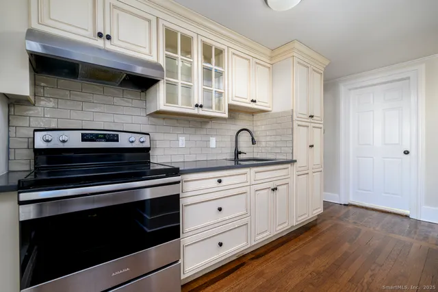 $2,500 | 6 Fremont Place, Norwalk, CT 06851